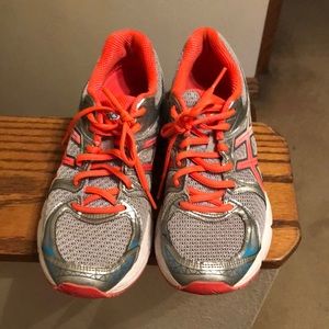 ASICS women running shoes size 7.5